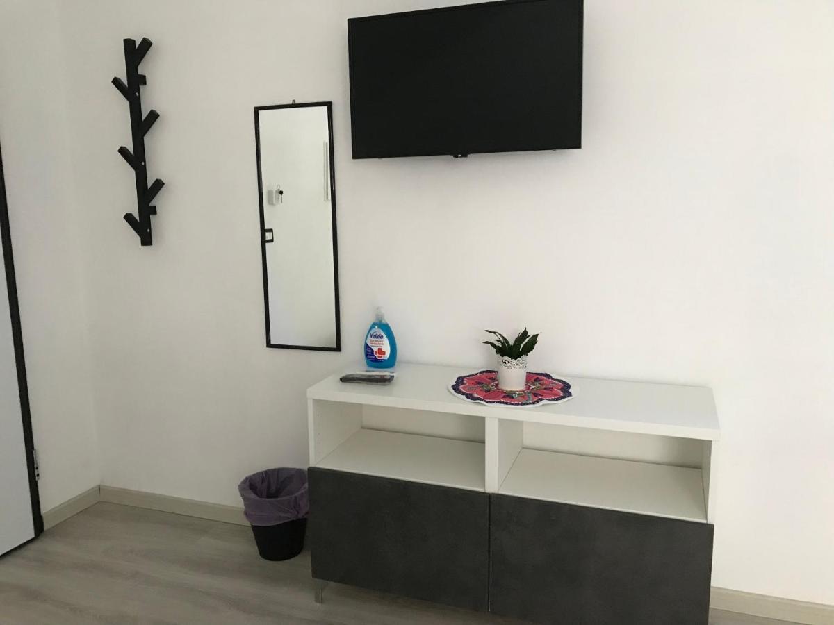 La Rosa App Apartment ลีวอร์โน ภายนอก รูปภาพ